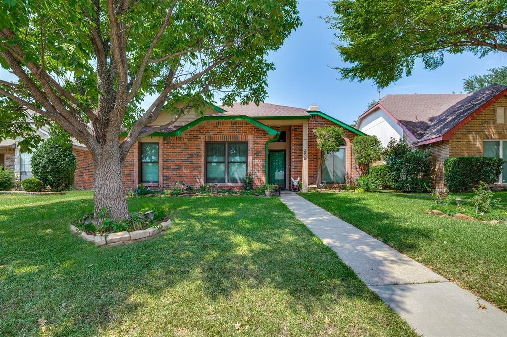 2910 Spinner Lane — photo