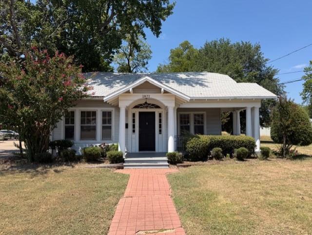 1821 Lamar Avenue — photo