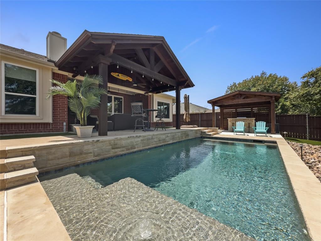 8409 Victory Street — photo