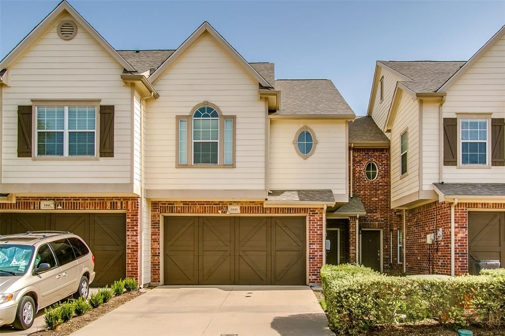 1041 Colonial Drive — photo