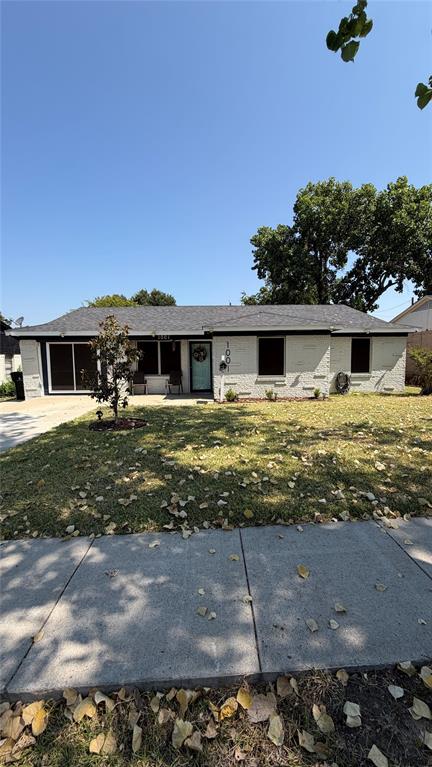 1001 E Linda Drive — photo