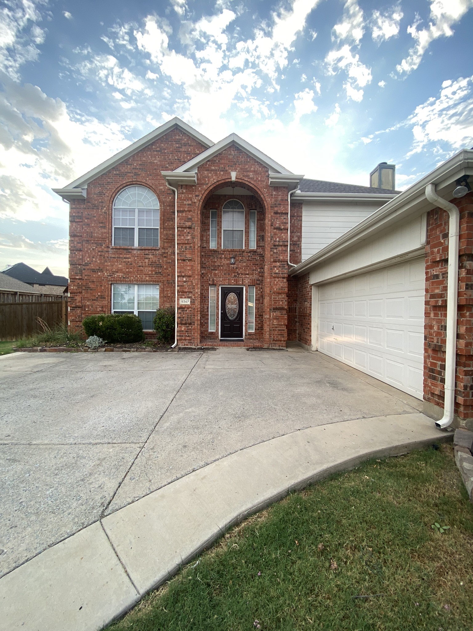 9367 Aristocrat Lane — photo