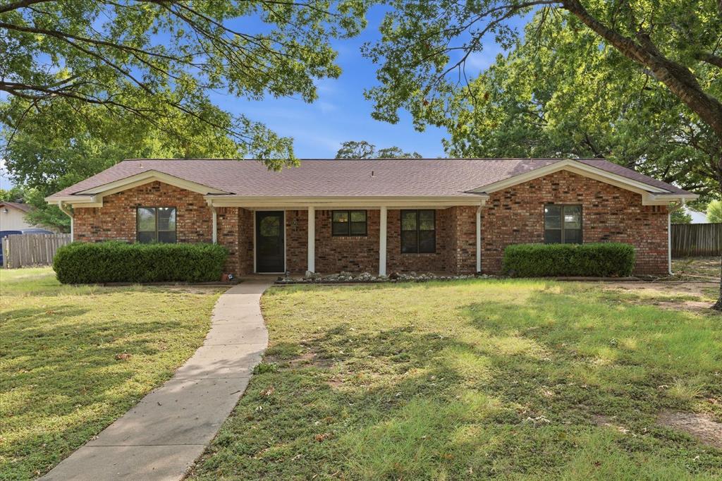 140 Towne West Drive — photo