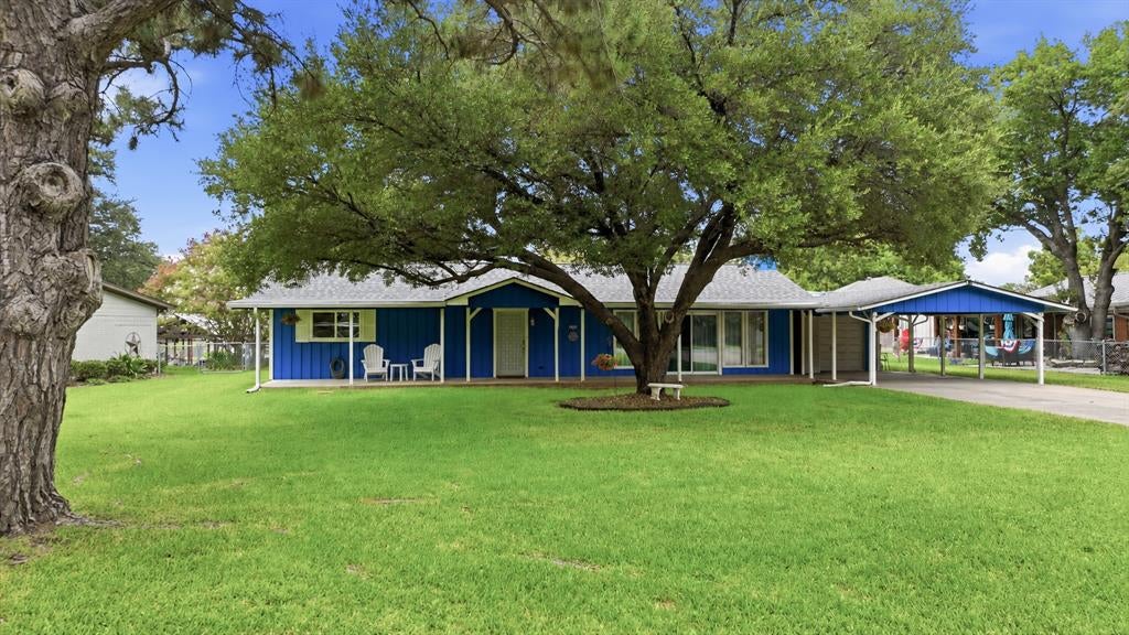 3904 Winding Way — photo