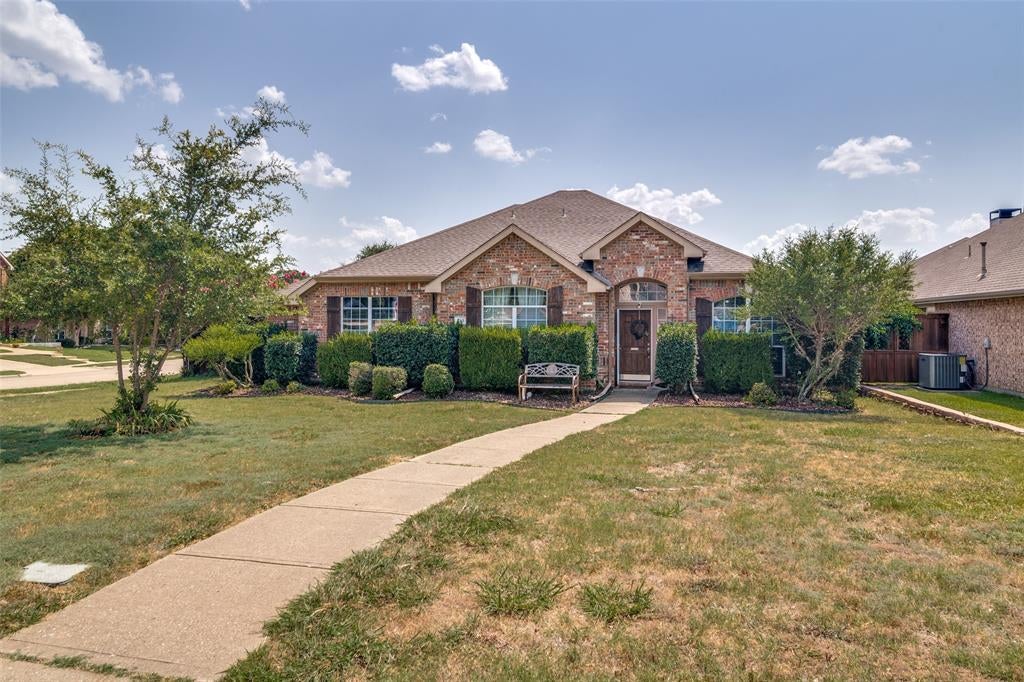 133 Bob White Court — photo