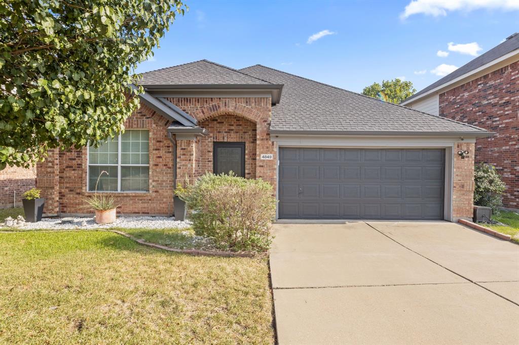 4849 Summer Oaks Lane — photo