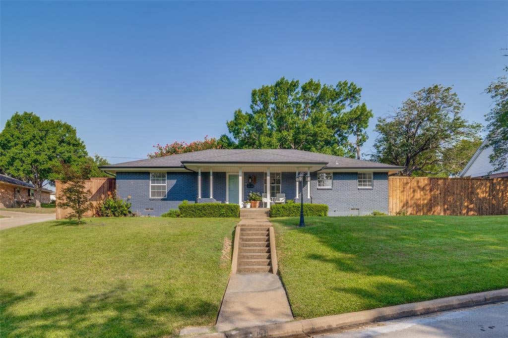 301 Valley Drive — photo