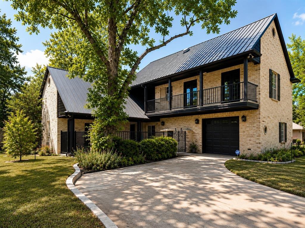 8903 Ravenswood Road — photo