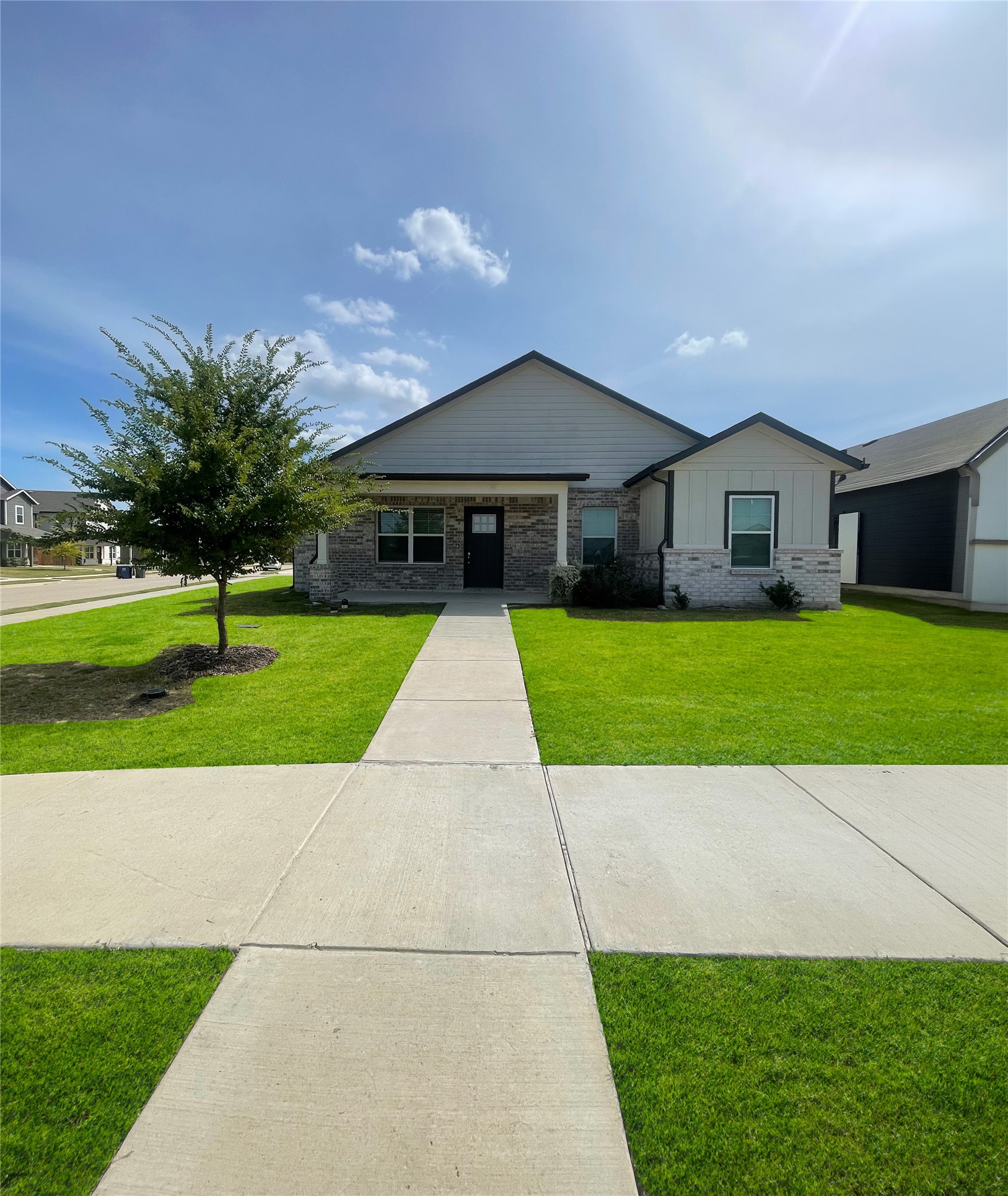 4040 Dayton Drive — photo