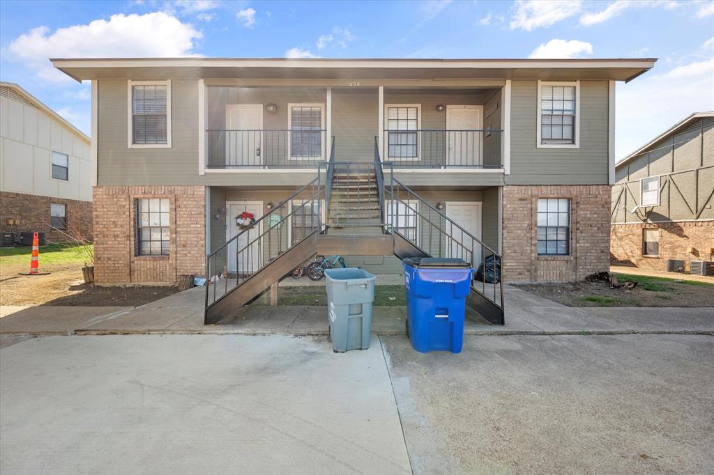 606 Kings Way Drive C — photo