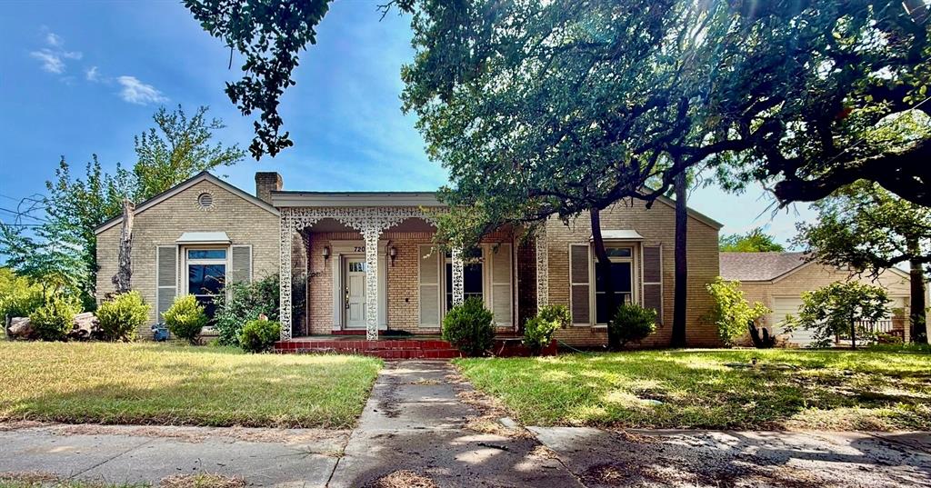 720-B E Leslie Street — photo