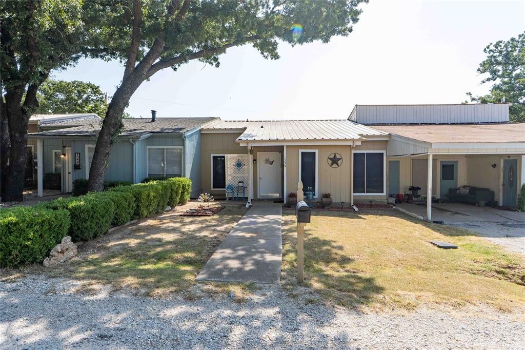 1229 Elm Court — photo