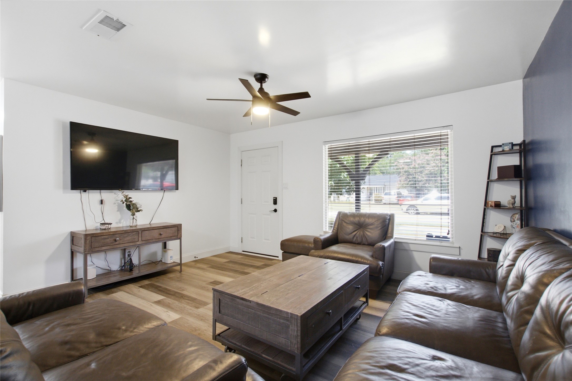 1010 Denton Drive, Euless, TX 76039 — photo 2