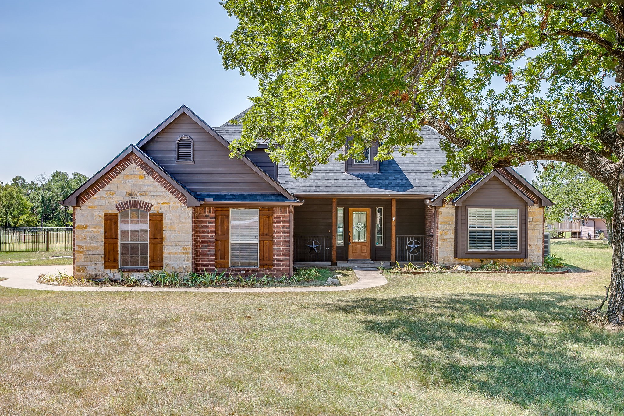 550 Sandlin Lane, Springtown, TX 76082 — photo 2
