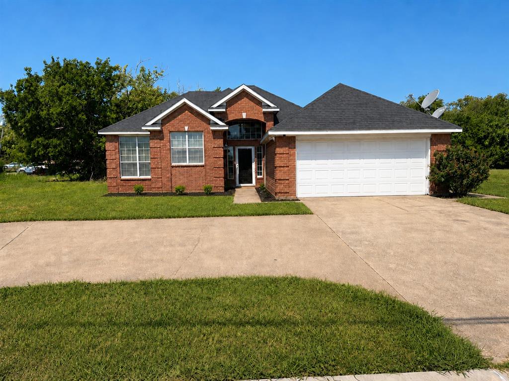 400 S Rockwall Avenue — photo