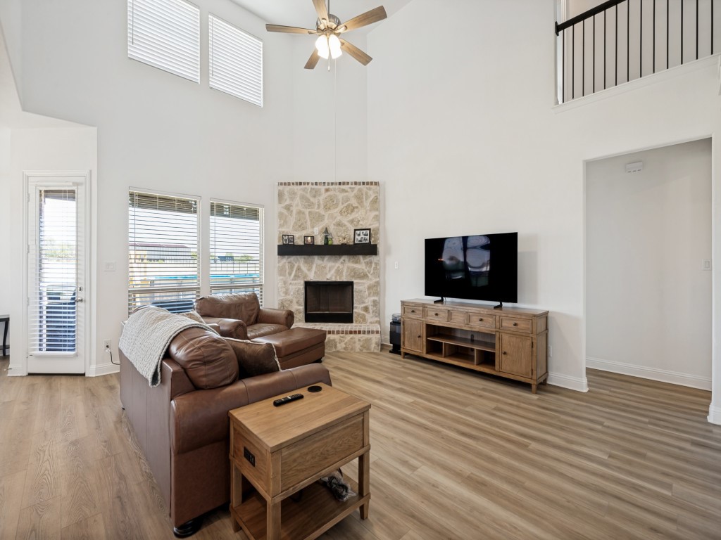 6048 Mango Drive, Sanger, TX 76266 — photo 2