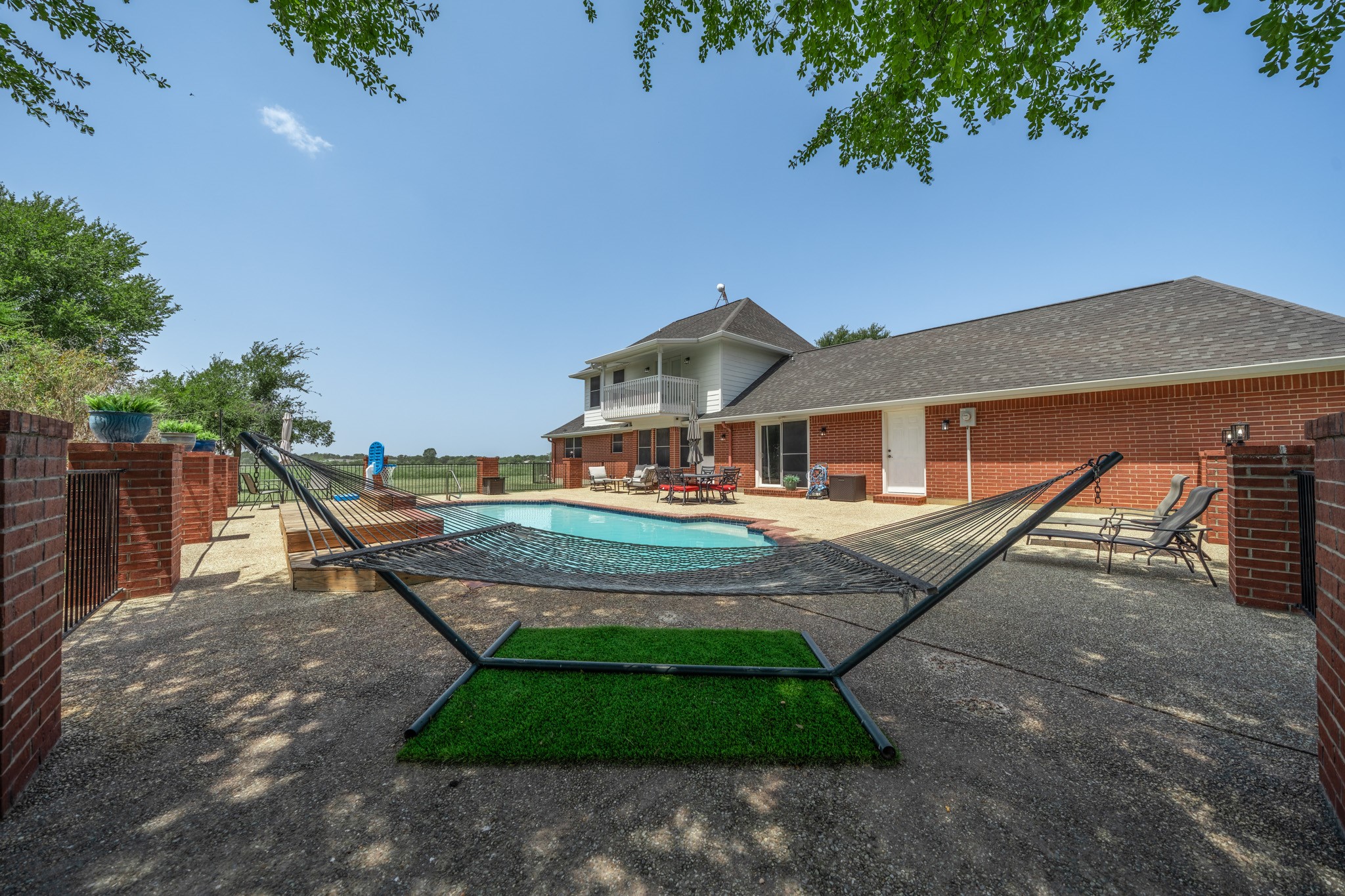 900 E Chad Street, Whitney, TX 76692 — photo 3