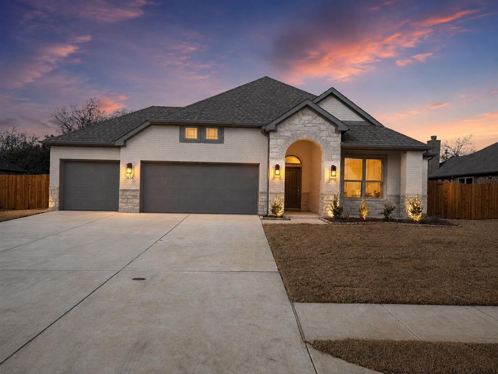 5004 Taylor Trail — photo