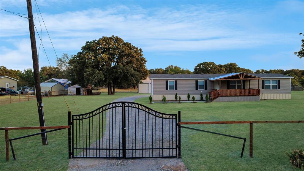1800 County Road 2105 — photo