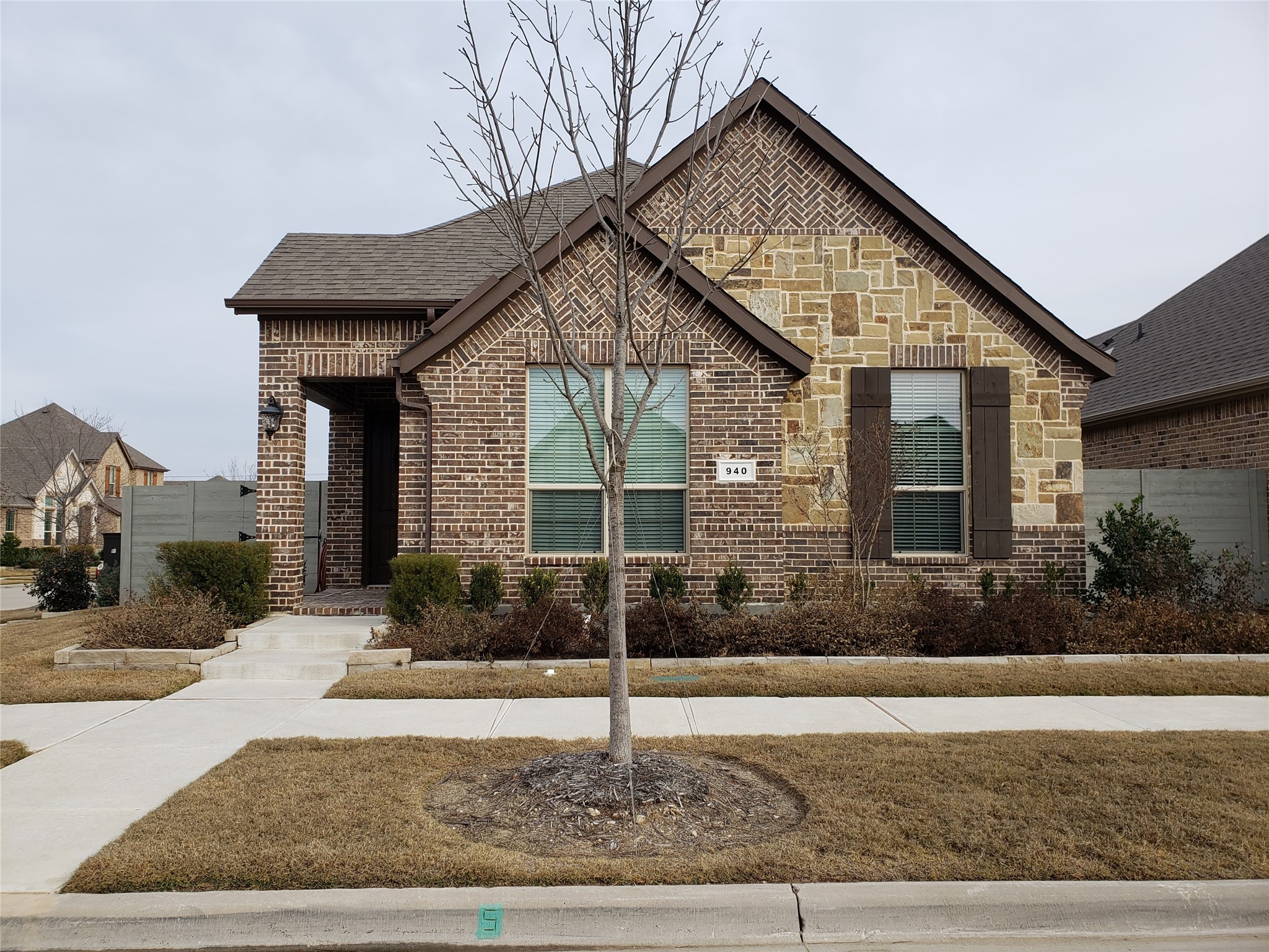 940 Parkside Drive — photo