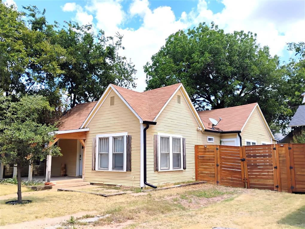 1357 Meander Street — photo