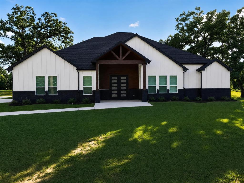 153 Crestview Drive — photo