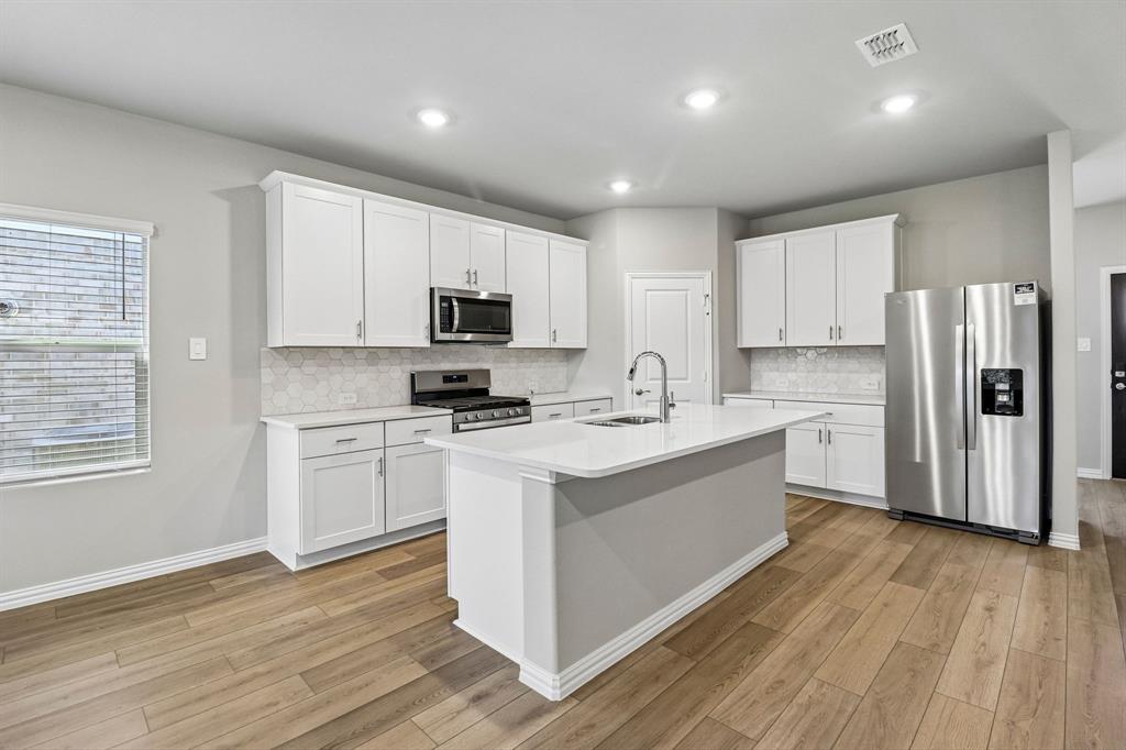 2138 Meadowlands Drive — photo