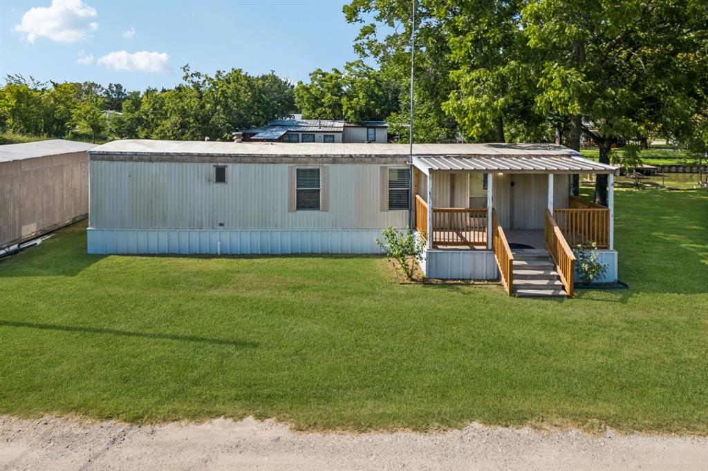 2437 Grapevine Court — photo