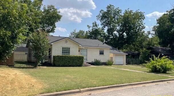 2332 Glencrest Drive — photo