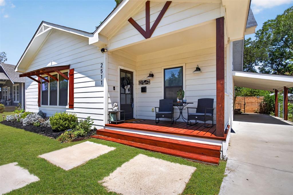 2511 Gladstone Drive — photo