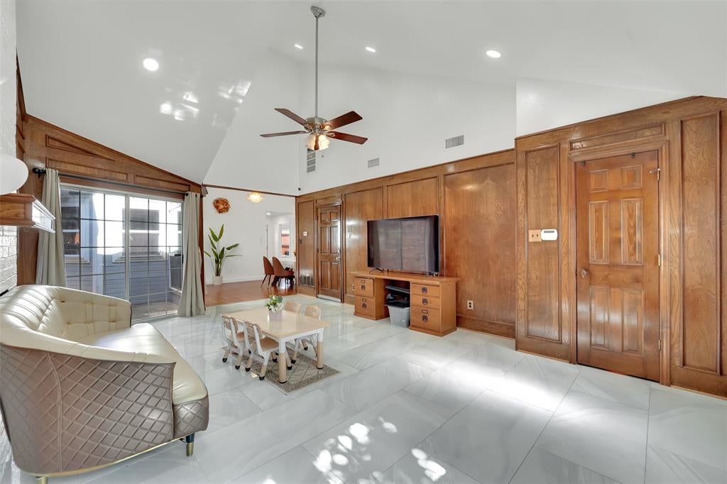 3021 Waterfront Circle — photo
