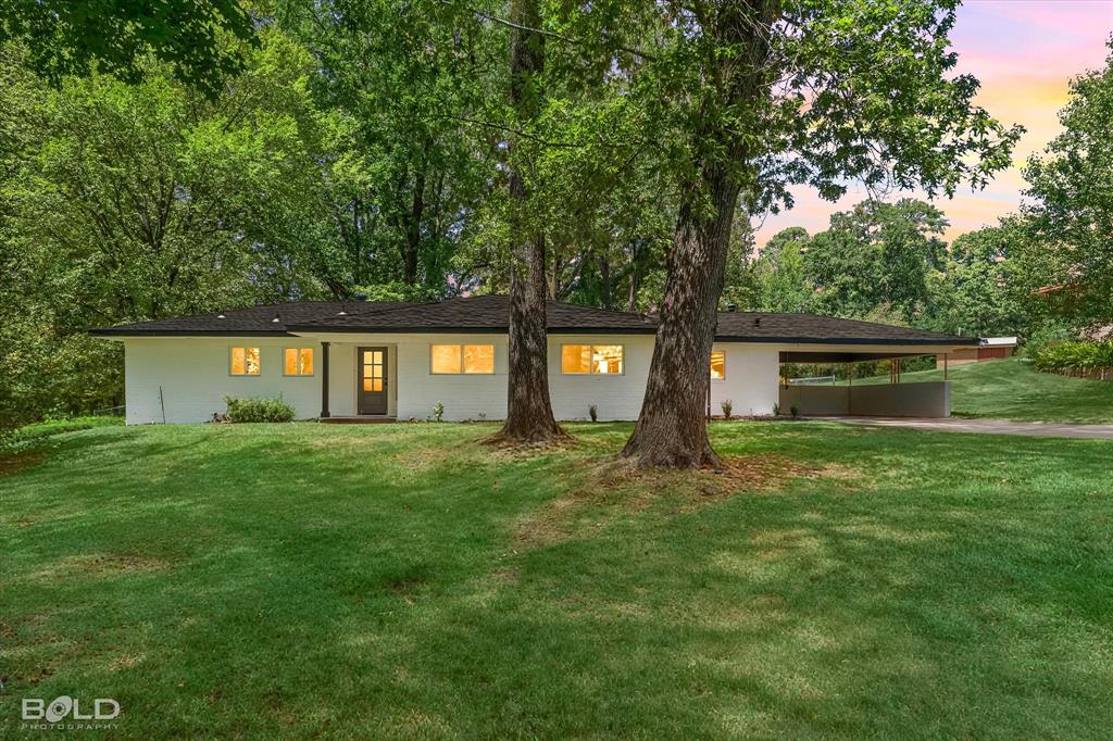 18 Lake Forest Hills — photo