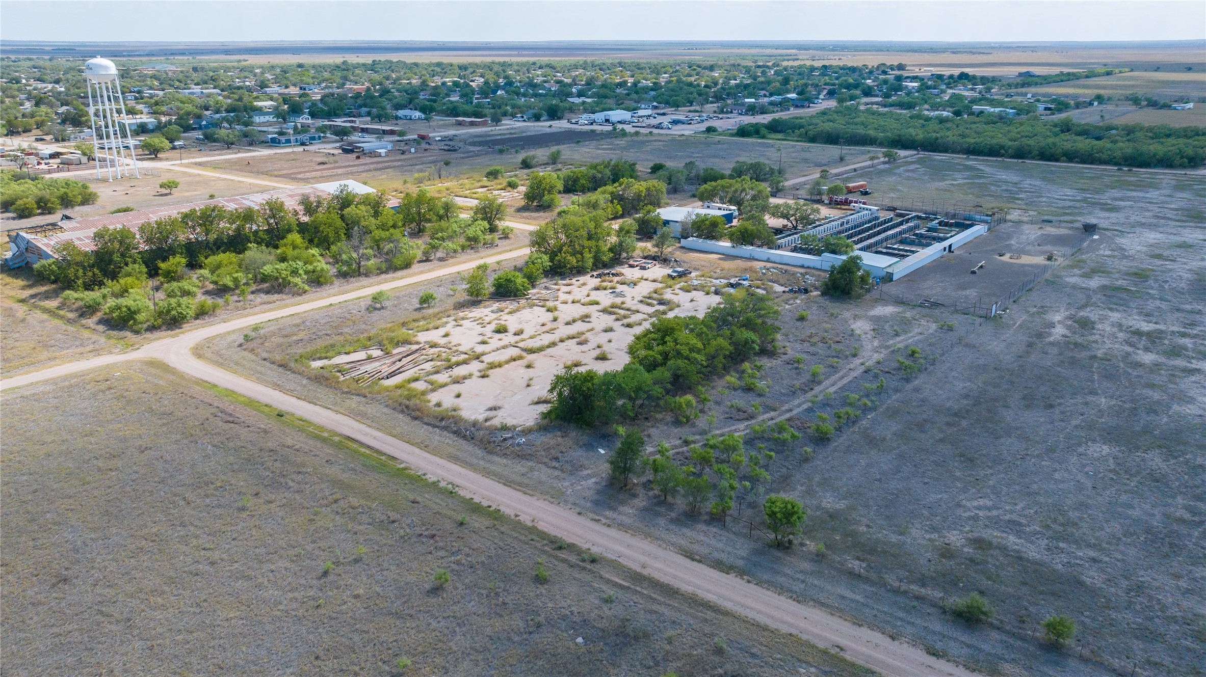 950 Ave B, Hamlin, TX 79520 — photo 3