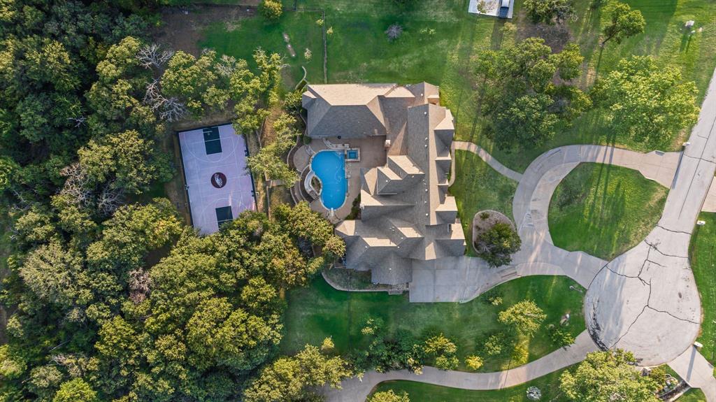 685 Knob Hill Court — photo