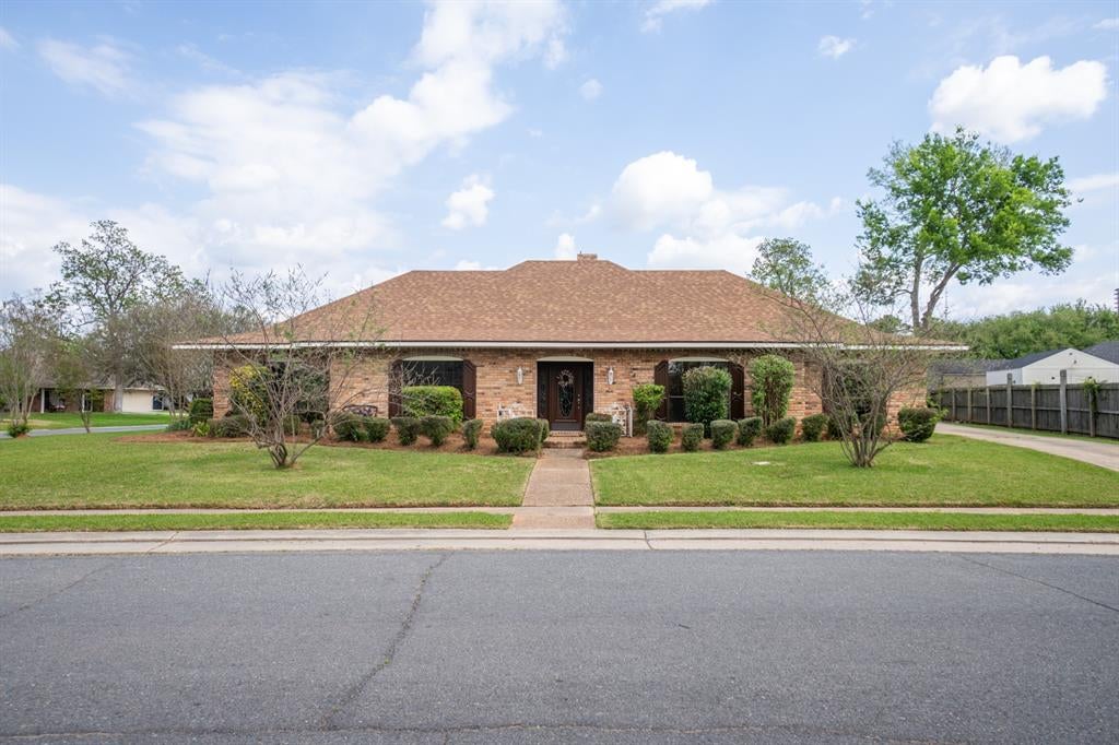 410 Highland Drive — photo