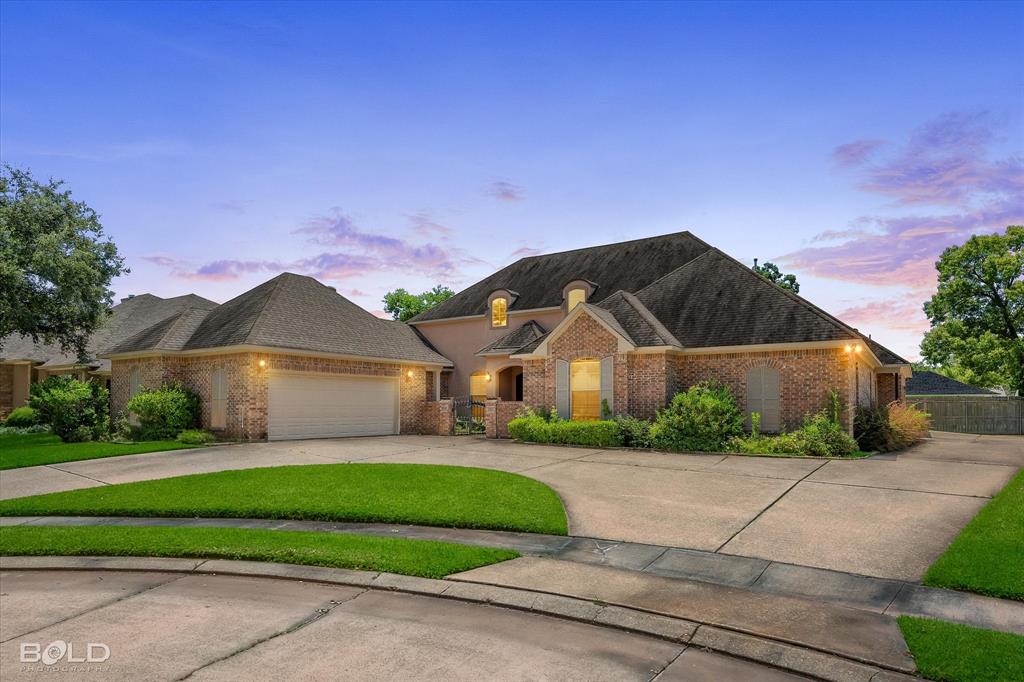 106 Oxford Circle — photo