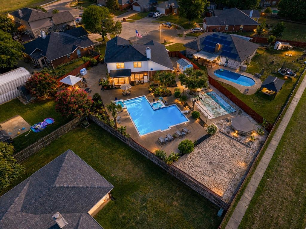 6001 Prairie Wood Court — photo