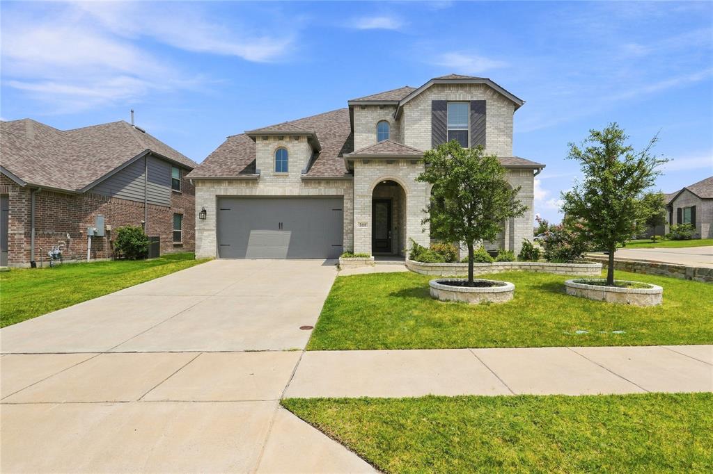 2410 Doncaster Drive — photo
