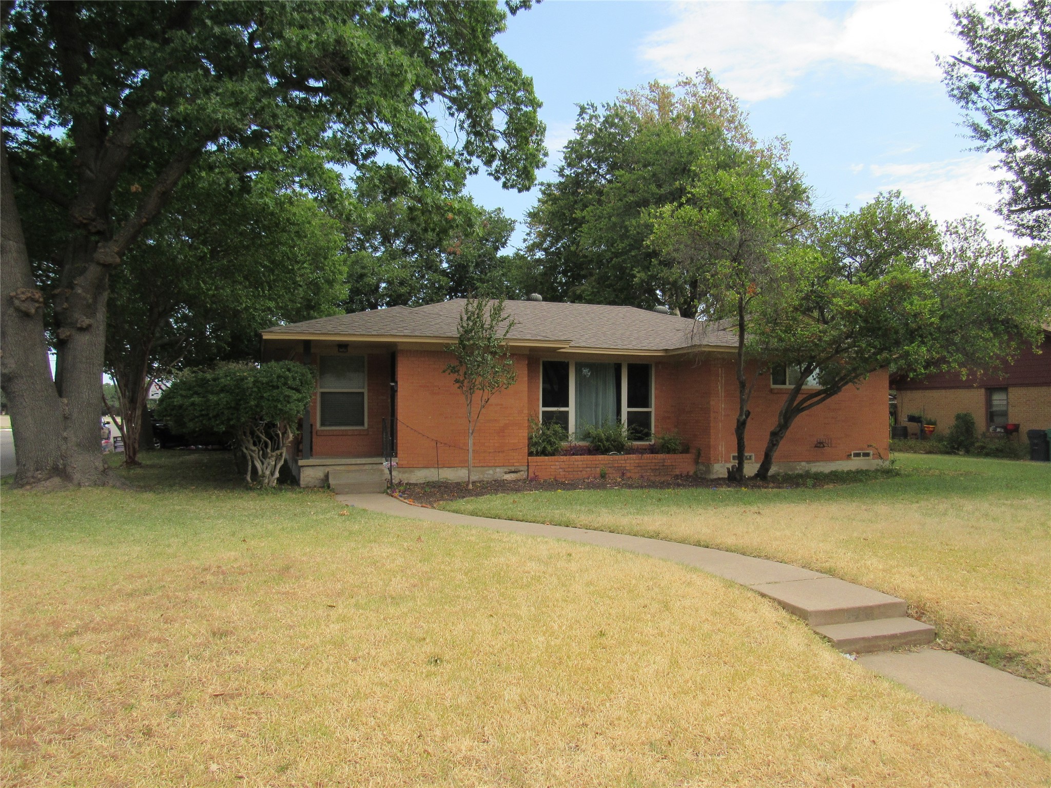 1320 Linden Drive — photo