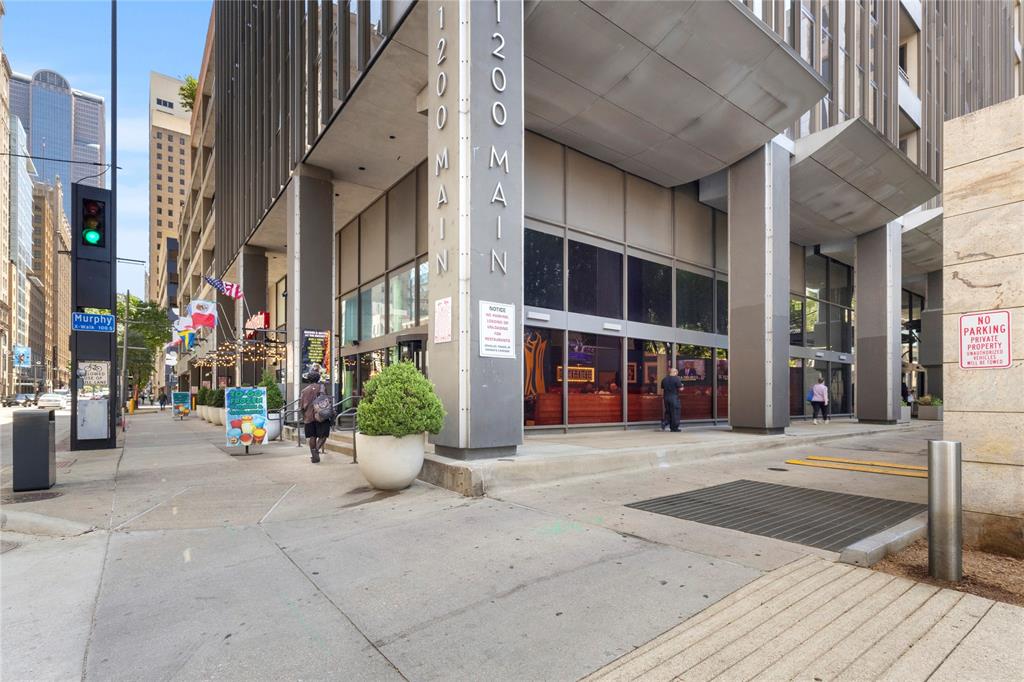 1200 Main Street 1607 — photo
