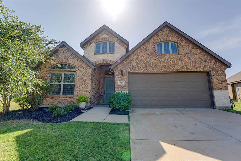 924 Mcgehee Court — photo