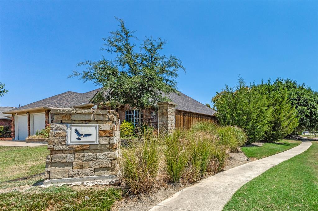 2844 Goldfinch Drive — photo