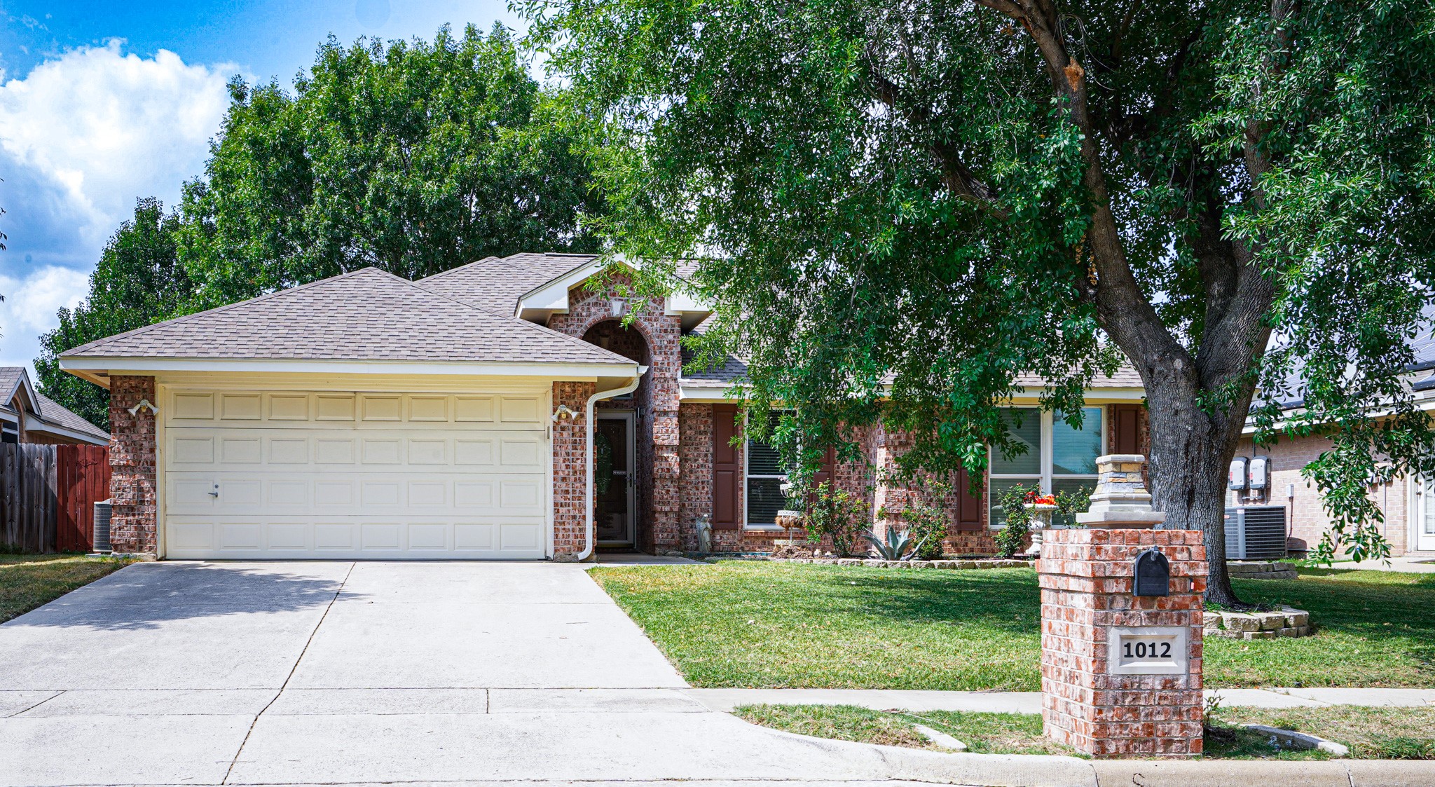 1012 Kingsley Drive — photo