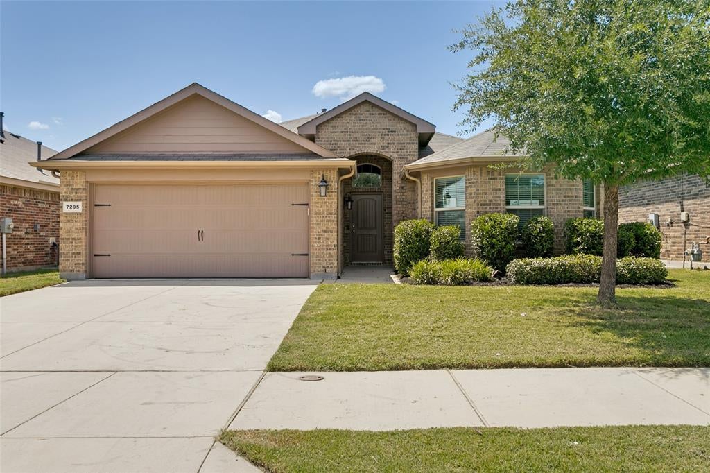 7205 Wavecrest Way — photo