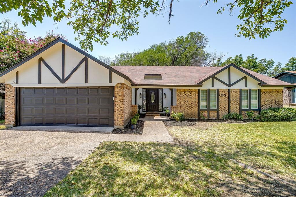 105 Lakeway Drive — photo