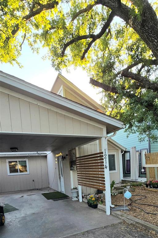 1214 Elm Court — photo