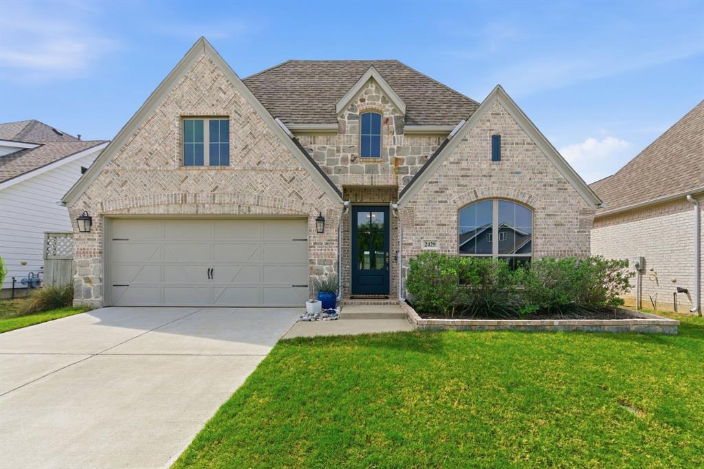 2429 Lazy Dog Lane — photo
