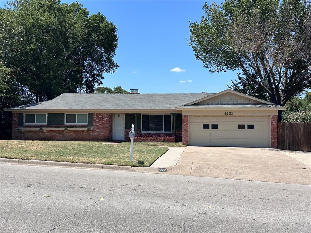 1321 Hurstview Drive — photo