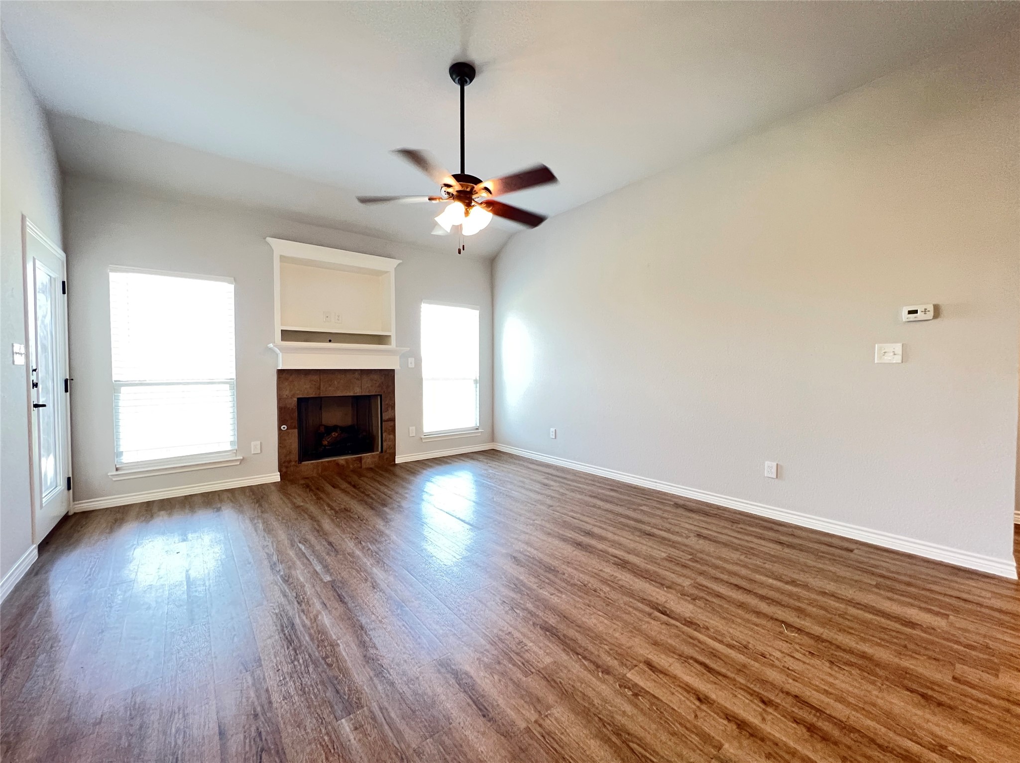 808 E Northside Drive, Pilot Point, TX 76258 — photo 3