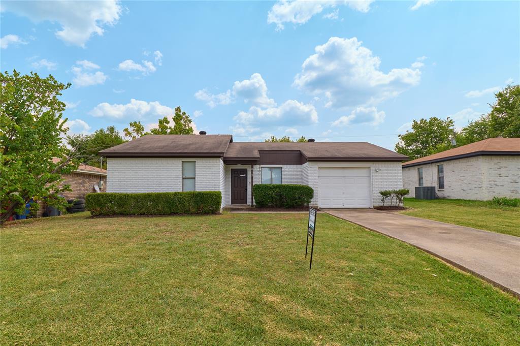 813 Loganwood Drive — photo